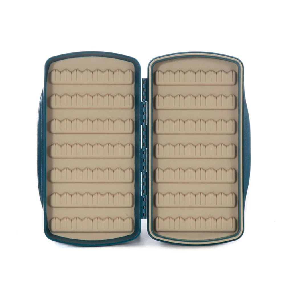Tacky-Pescador-Fly-Box-Medium-1.jpg